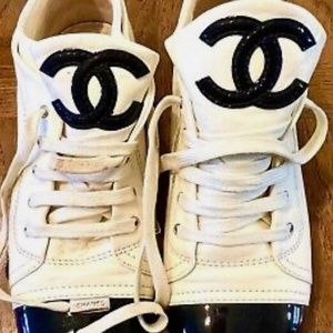 Authentic CHANEL Sneakers White & Black 38.5